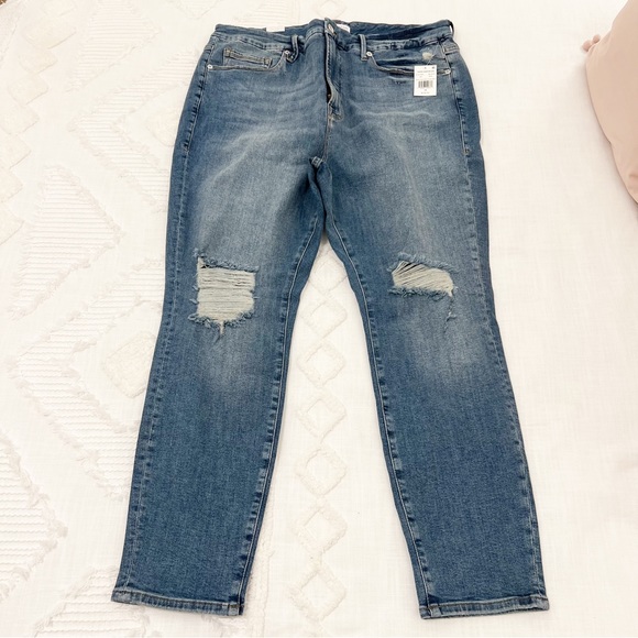 NWT-Good American Good Legs Cropped Jeans - Picture 3 of 11